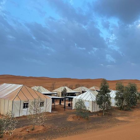 Toop Luxury Camp Hotel Merzouga Bagian luar foto