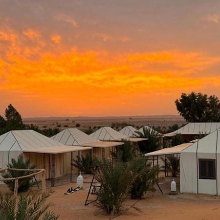 Toop Luxury Camp Hotel Merzouga Bagian luar foto
