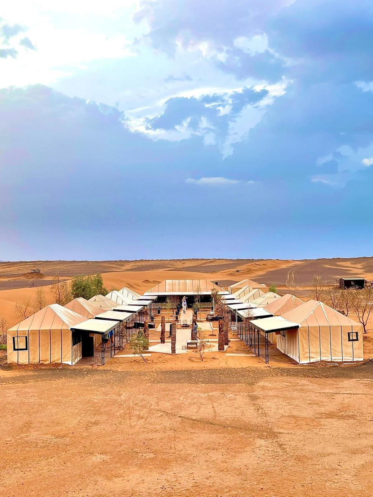 Toop Luxury Camp Hotel Merzouga Bagian luar foto